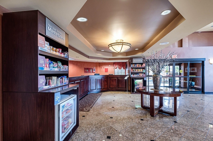 Imagen de los interiores del Hotel Comfort Suites Dulles Airport. Foto 14