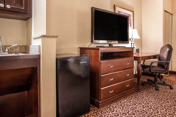 Imagen de la habitación del Hotel Comfort Suites East Brunswick - South River. Foto 6