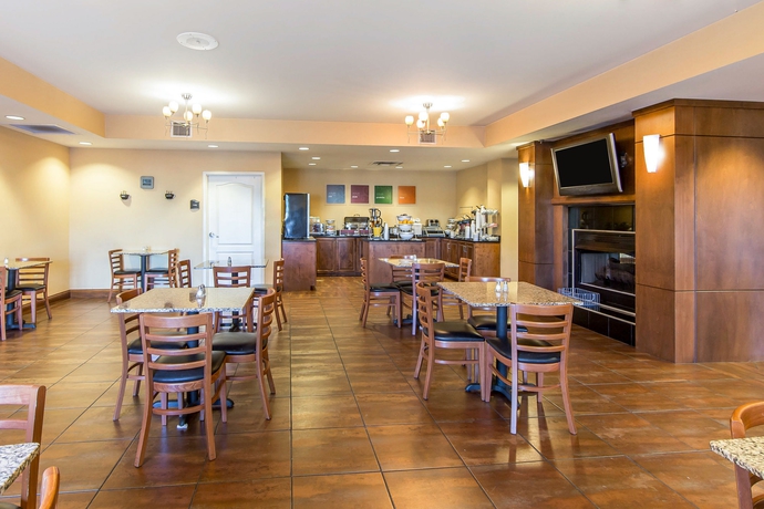 Imagen del bar/restaurante del Hotel Comfort Suites East. Foto 2