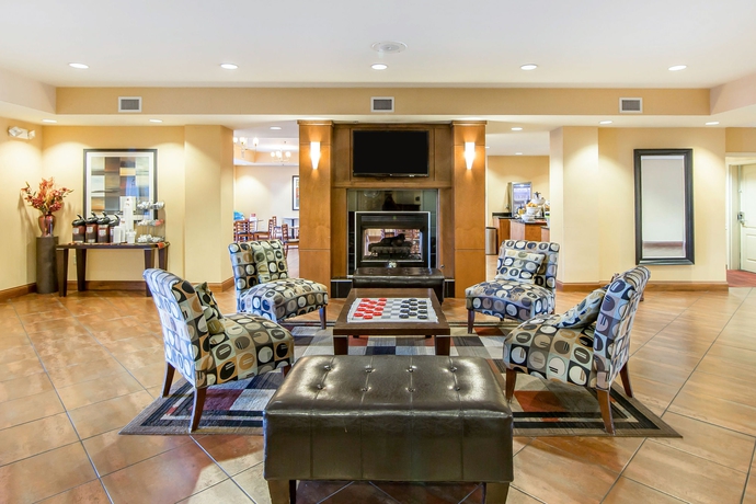 Imagen de los interiores del Hotel Comfort Suites East. Foto 14