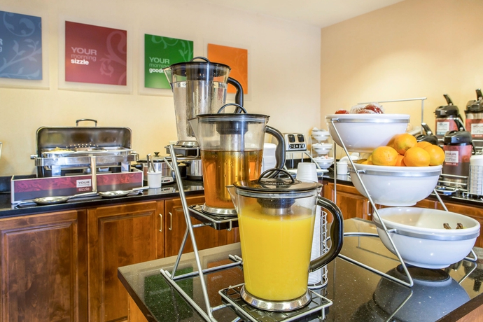Imagen del bar/restaurante del Hotel Comfort Suites East. Foto 4