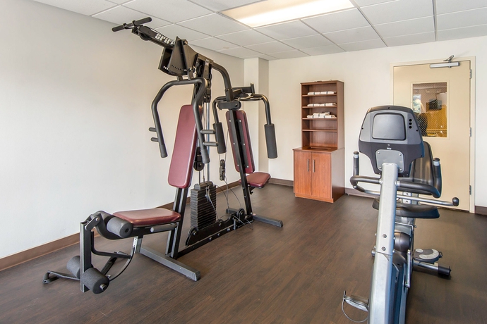Imagen de los interiores del Hotel Comfort Suites East. Foto 15