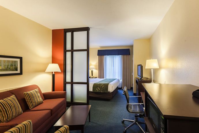 Imagen de la habitación del Hotel Comfort Suites East Lincoln - Mall Area. Foto 10