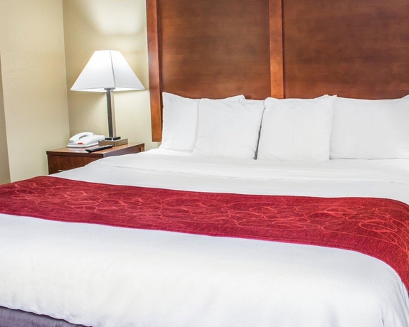 Imagen de la habitación del Hotel Comfort Suites, Edgewood Hill. Foto 2