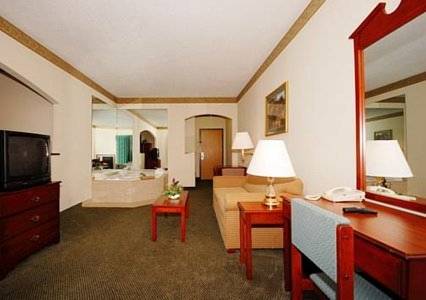 Imagen de la habitación del Hotel Comfort Suites Effingham. Foto 9