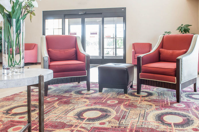 Imagen de los interiores del Hotel Comfort Suites Farmington. Foto 12