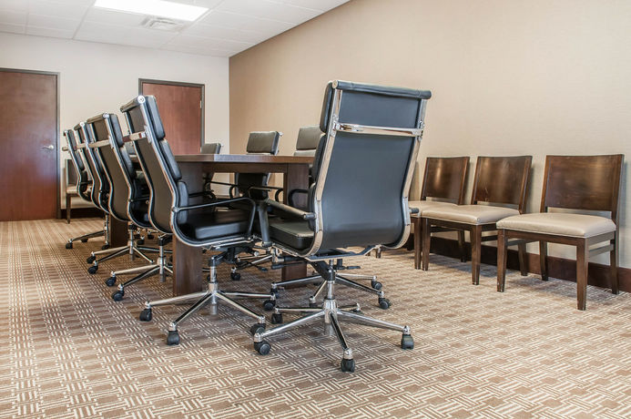 Imagen de los interiores del Hotel Comfort Suites Farmington. Foto 14