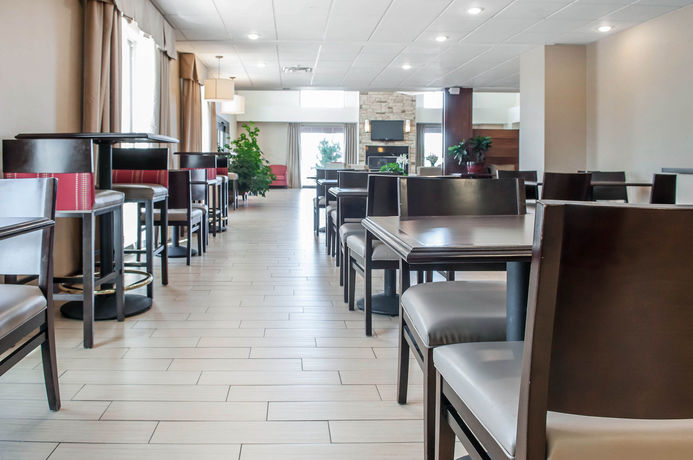 Imagen del bar/restaurante del Hotel Comfort Suites Farmington. Foto 5