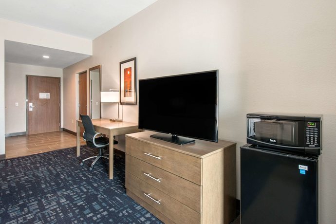 Imagen de la habitación del Hotel Comfort Suites Fort Lauderdale Airport and Cruise Port. Foto 4