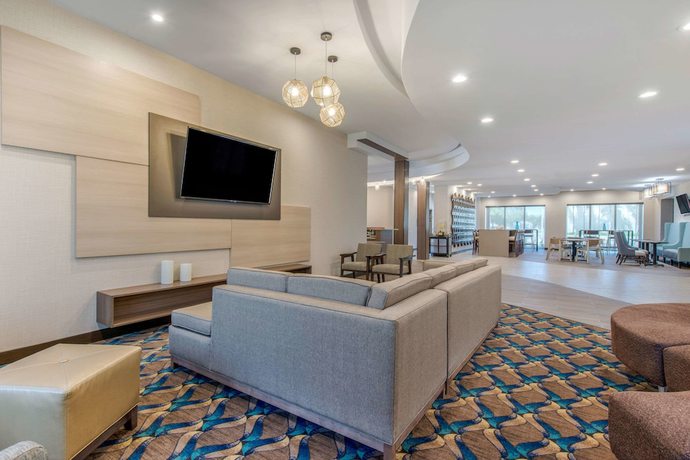 Imagen de los interiores del Hotel Comfort Suites Fort Lauderdale Airport and Cruise Port. Foto 17