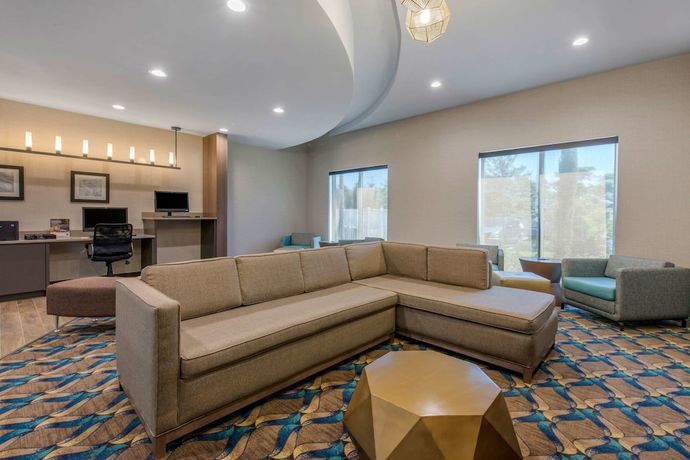 Imagen de los interiores del Hotel Comfort Suites Fort Lauderdale Airport and Cruise Port. Foto 19