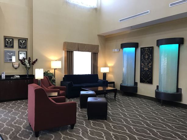 Imagen de los interiores del Hotel Comfort Suites Fredericksburg North. Foto 20