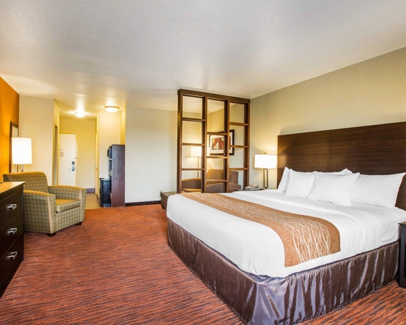 Imagen de la habitación del Hotel Comfort Suites, Fresno. Foto 6