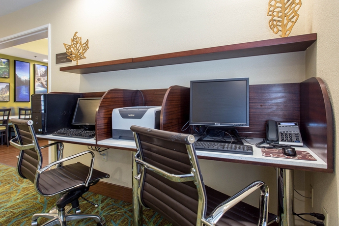 Imagen de los interiores del Hotel Comfort Suites Fresno River Park. Foto 13