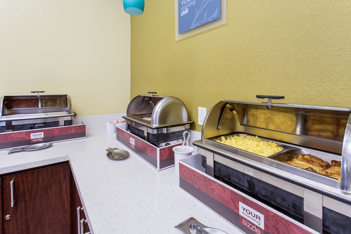 Imagen del bar/restaurante del Hotel Comfort Suites Fresno River Park. Foto 11