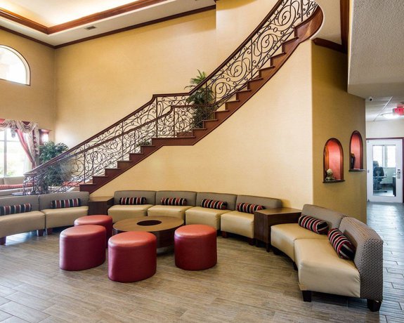 Imagen de los interiores del Hotel Comfort Suites Gainesville. Foto 16