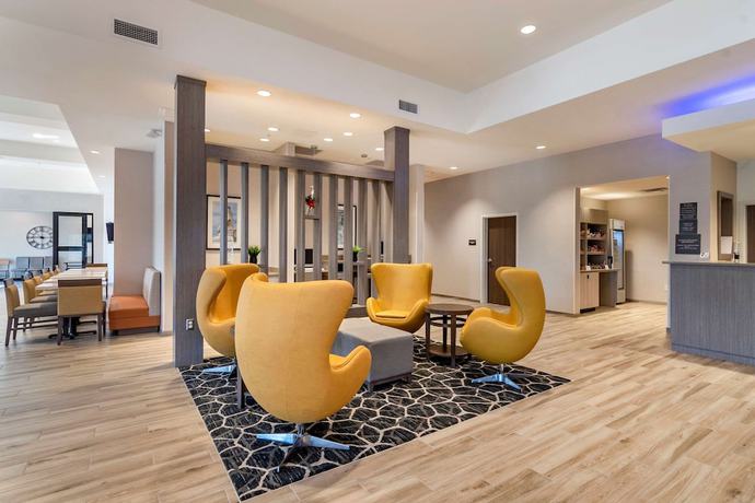 Imagen de los interiores del Hotel Comfort Suites Grandview - Kansas City. Foto 18