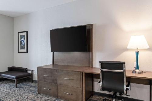 Imagen general del Hotel Comfort Suites Grove City - Columbus South. Foto 2