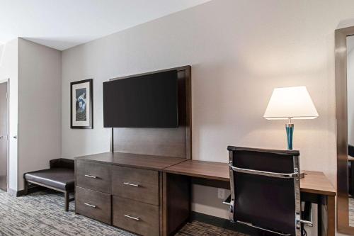 Imagen general del Hotel Comfort Suites Grove City - Columbus South. Foto 5