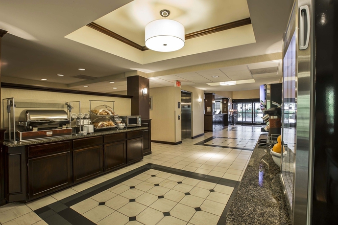 Imagen del bar/restaurante del Hotel Comfort Suites Hanes Mall. Foto 4
