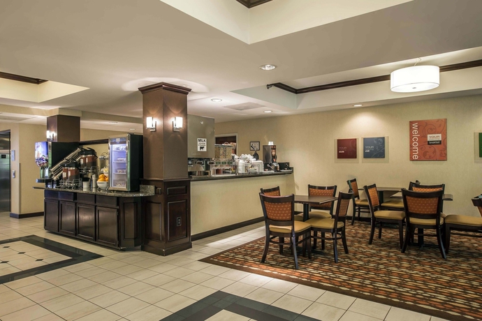 Imagen del bar/restaurante del Hotel Comfort Suites Hanes Mall. Foto 5