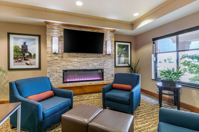 Imagen de los interiores del Hotel Comfort Suites Hopkinsville near Fort Campbell. Foto 19