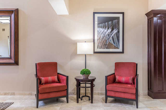 Imagen de los interiores del Hotel Comfort Suites Houston Iah Airport - Beltway 8. Foto 11