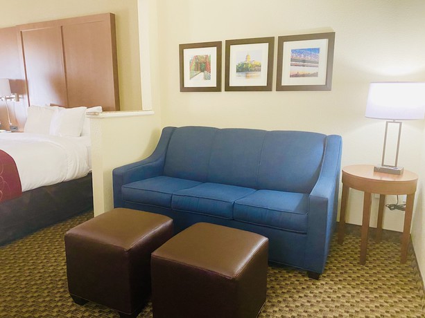 Imagen de la habitación del Hotel Comfort Suites Jefferson City. Foto 9