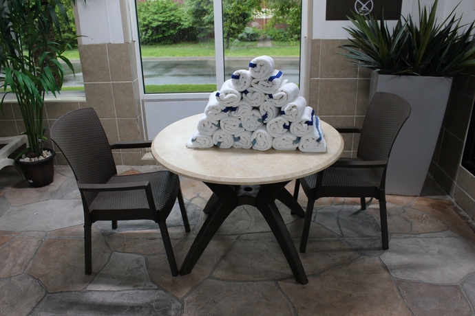 Imagen de la piscina del Hotel Comfort Suites Kansas City - Liberty. Foto 16
