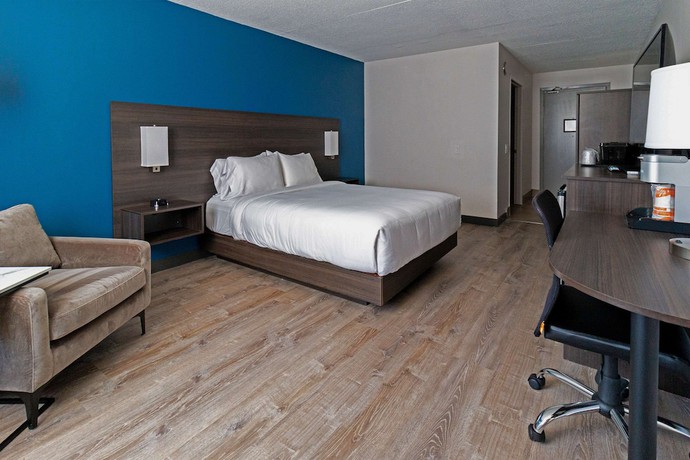 Imagen de la habitación del Hotel Comfort Suites Kingston Central. Foto 5