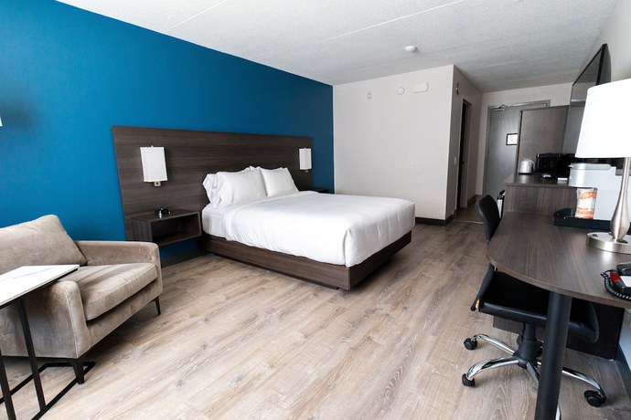 Imagen de la habitación del Hotel Comfort Suites Kingston Central. Foto 9
