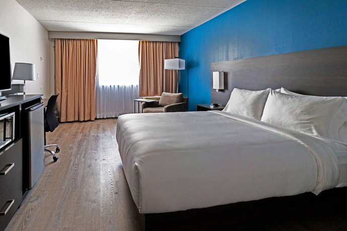 Imagen de la habitación del Hotel Comfort Suites Kingston Central. Foto 12