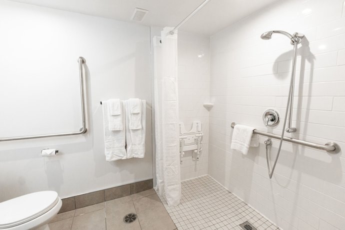 Imagen de la habitación del Hotel Comfort Suites Kingston Central. Foto 13