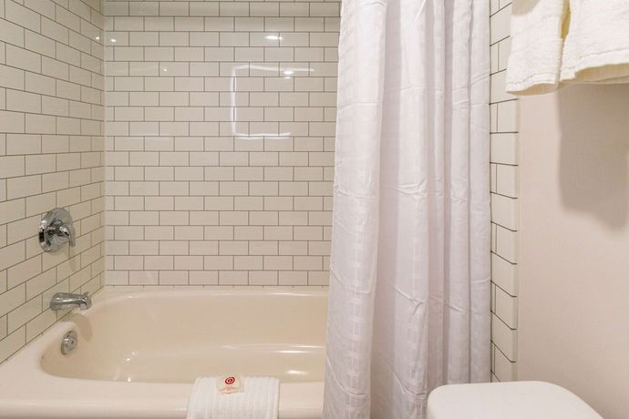 Imagen de la habitación del Hotel Comfort Suites Kingston Central. Foto 15