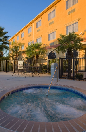 Imagen de los exteriores del Hotel Comfort Suites Kingwood Houston North. Foto 10