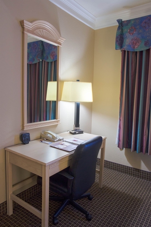 Imagen de la habitación del Hotel Comfort Suites Kingwood Houston North. Foto 8