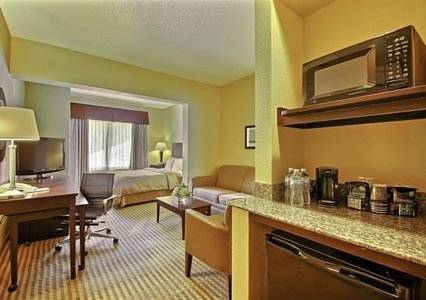 Imagen de la habitación del Hotel Comfort Suites Lafayette. Foto 7