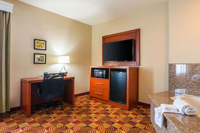 Imagen de la habitación del Hotel Comfort Suites Lake Charles. Foto 7