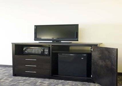 Imagen de la habitación del Hotel Comfort Suites Lake City. Foto 5