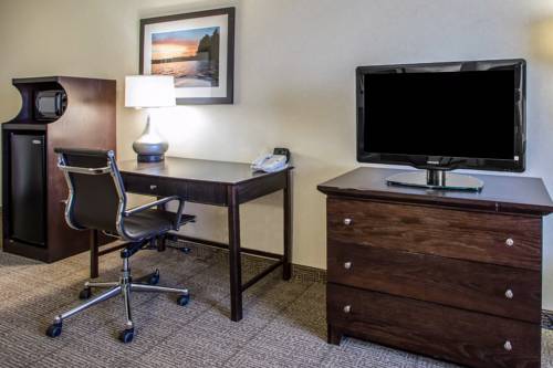 Imagen de la habitación del Hotel Comfort Suites Lake Geneva East. Foto 13