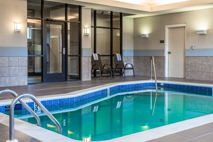 Imagen de la piscina del Hotel Comfort Suites Lake Norman - Huntersville. Foto 15