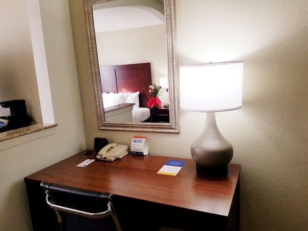Imagen de la habitación del Hotel Comfort Suites Las Colinas Center. Foto 11