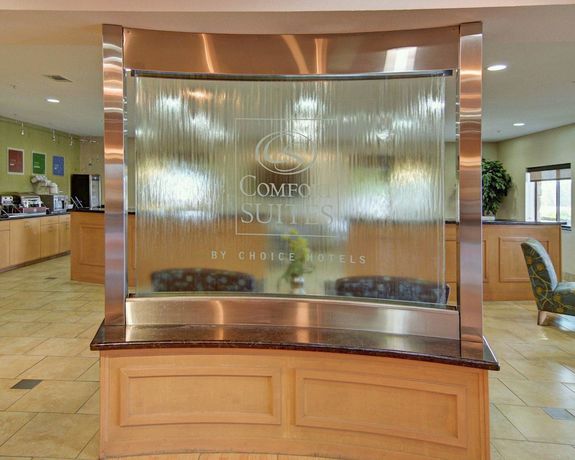 Imagen de los interiores del Hotel Comfort Suites Lindale - Tyler North. Foto 16