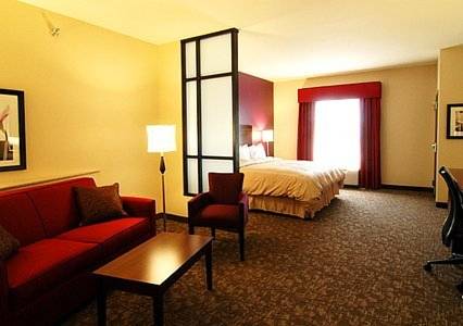 Imagen de la habitación del Hotel Comfort Suites Little Rock. Foto 4