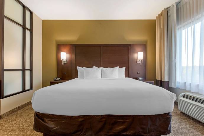 Imagen de la habitación del Hotel Comfort Suites Little Rock West. Foto 2