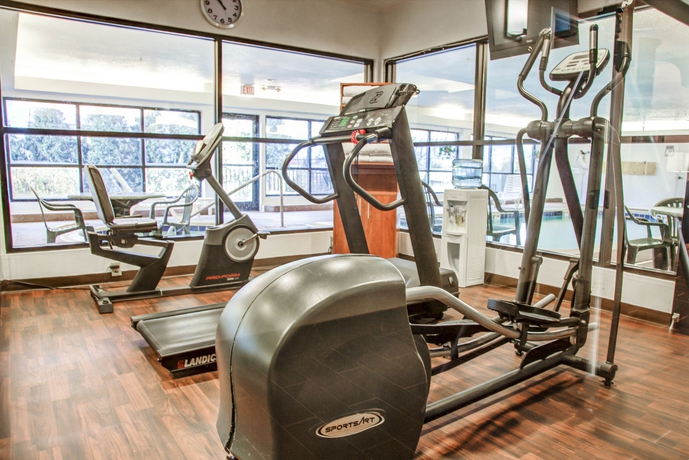 Imagen de los interiores del Hotel Comfort Suites Lombard - Addison. Foto 12