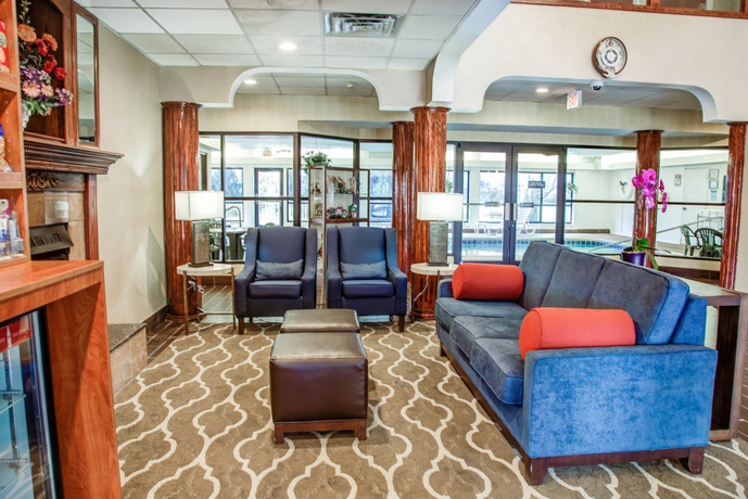 Imagen de los interiores del Hotel Comfort Suites Lombard - Addison. Foto 14