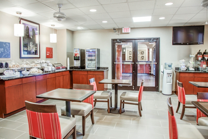 Imagen del bar/restaurante del Hotel Comfort Suites Lombard - Addison. Foto 4