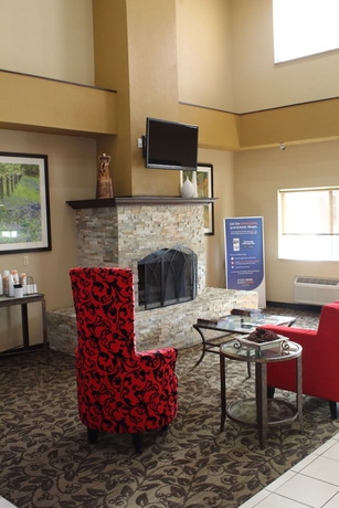 Imagen de los interiores del Hotel Comfort Suites Longview North. Foto 19