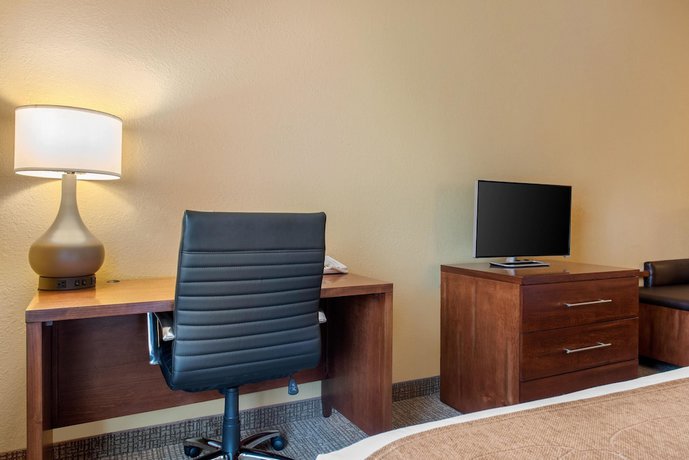 Imagen de la habitación del Hotel Comfort Suites Louisville Airport. Foto 4